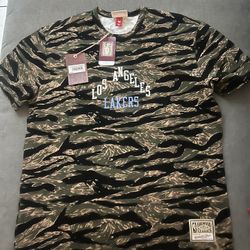 mitchell &ness size medium lakers camo 