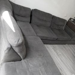 Gray L-Shaped Sectional Sofa with Chaise - Modern & Cozy