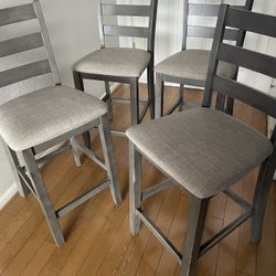 Countertop size gray chairs (4) no stains or reaps / pet free home - Semi New 