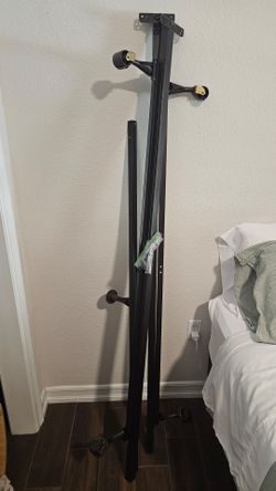 Queen metal bedframe