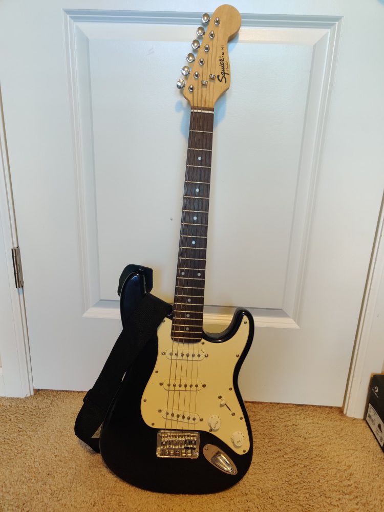 Electric guitar Fender Squire Mini, stratocaster