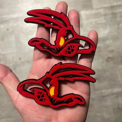 Car fender badges coyote red/yellow eye