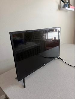 onn 32” Smart TV + Wall Mount