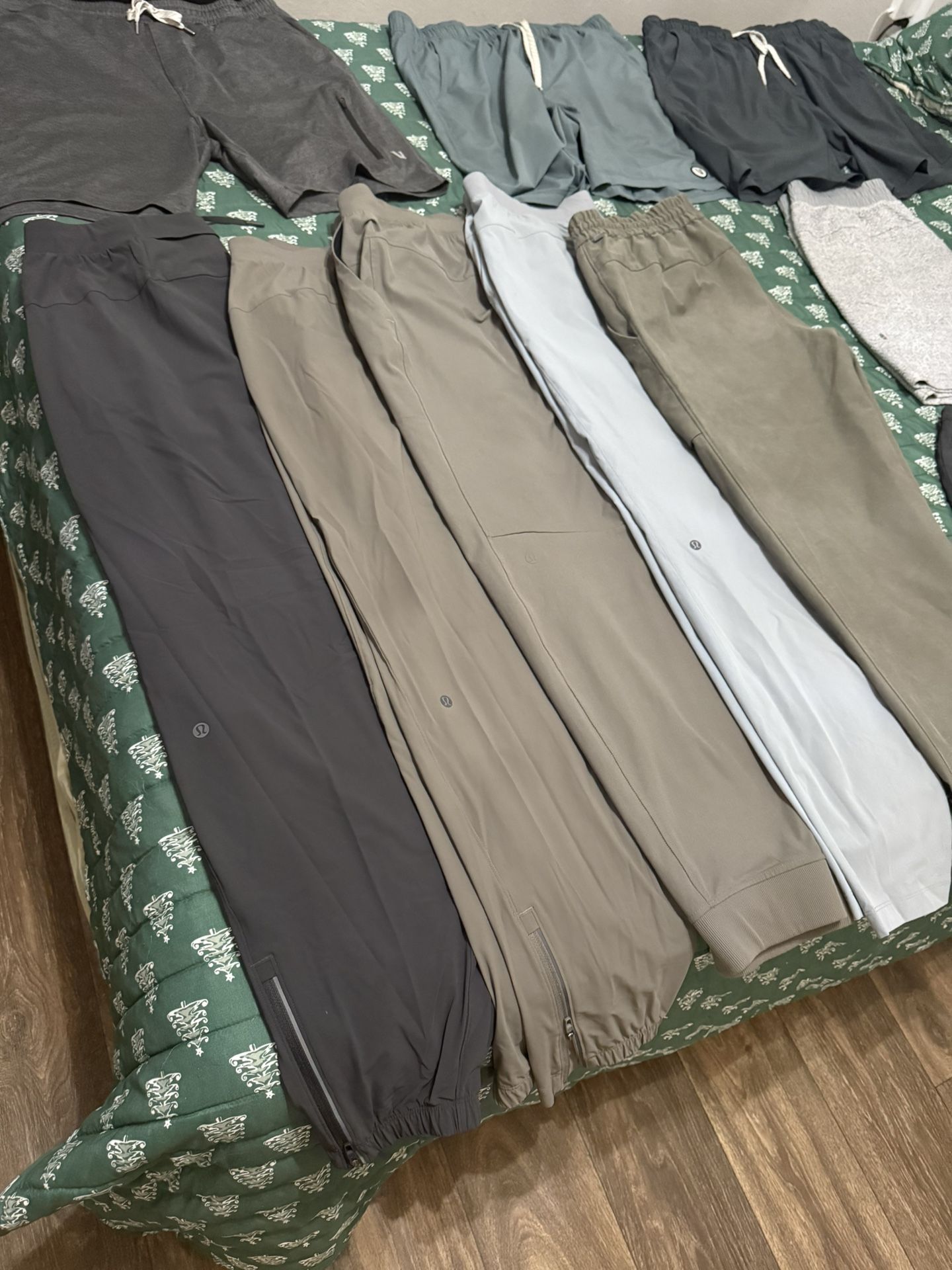 Lululemon/vuori Men’s Clothing Size XL