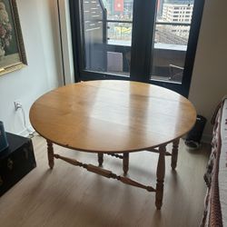 Dining Table (Wooden, circle/round, foldable) 