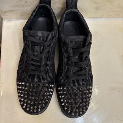 Black Christian Louboutins Shoes (Size 9.5-10) Fit me too big