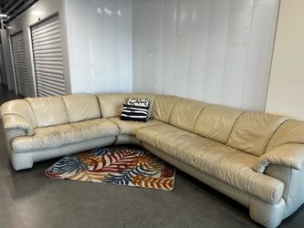 3PC  CREAM LEATHER SECTIONAL COUCH W/ FREE DELIVERY