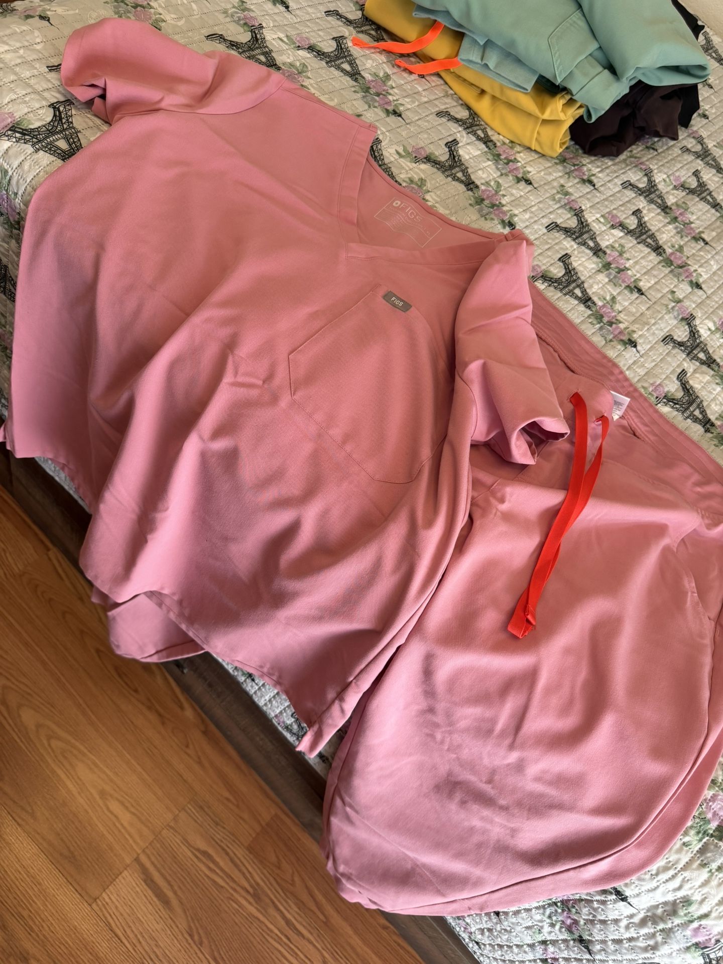 Figs Scrubs Set Pink