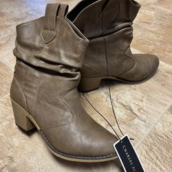 Women's Modern Western Cowboy Distressed Boot with Pull-Up Tabs