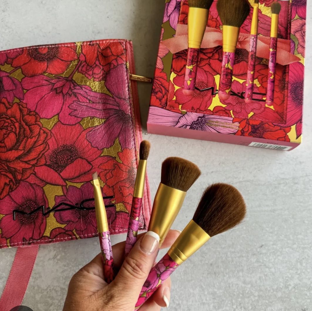 MAC Cosmetics 4-Piece Mini Brush Travel Set NEW