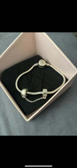 Pandora Bracelet W/ Chain Holder