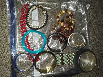Bracelet / necklace lot