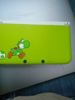 Nintendo 3DS XL Yoshi special edition