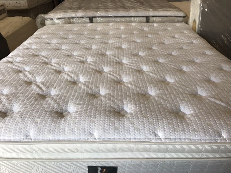 King size Serta Vera wang edition plush Pillowtop mattress set