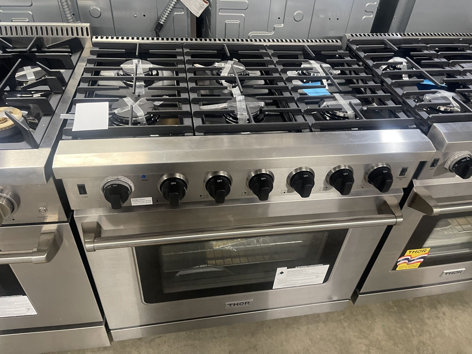 THOR 36 INCH WIDE GAS RANGE