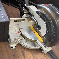 Dewalt 10” Compound Miter Saw