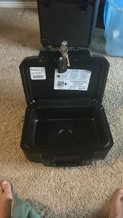 Safety deposit box with key