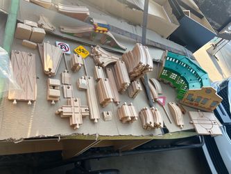 Brio/Thomas wooden railroad pieces/track