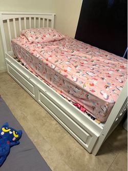 Twin size bed
