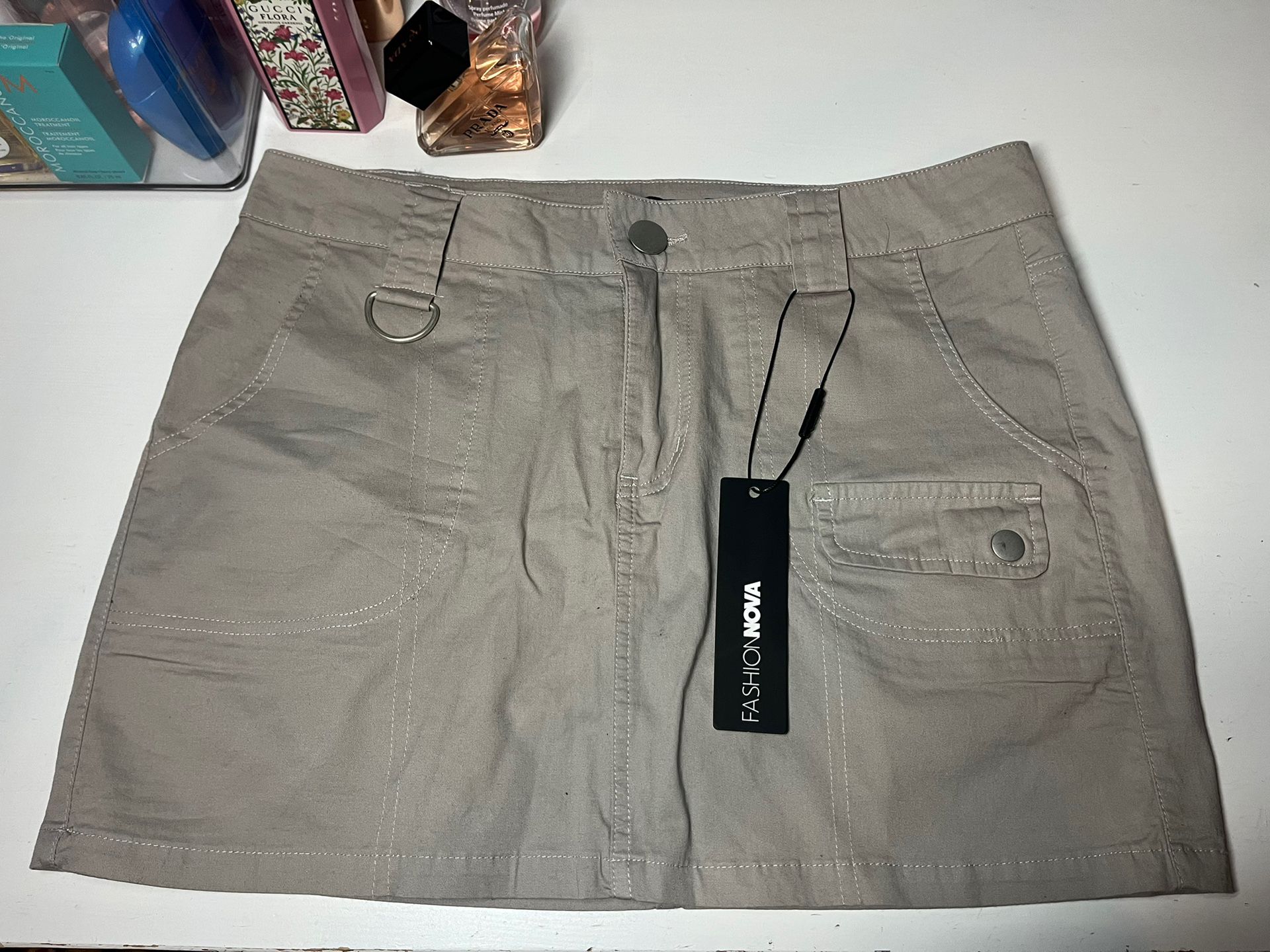 Fashion Nova cargo mini skirt
