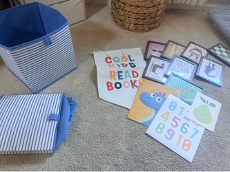 Gender neutral toddlers bedroom set up