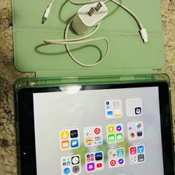 iPad 8th Generation Excellent Condition 