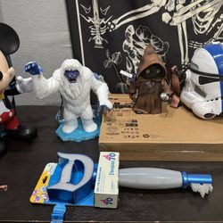 Disney Sipper Cups And Popcorn Buckets 