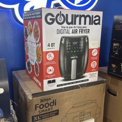 GOURMIA DIGITAL AIR FRYER 4 QUART BRAND NEW