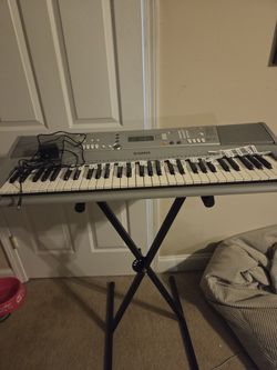 Yamaha YPT300 KEYBOARD