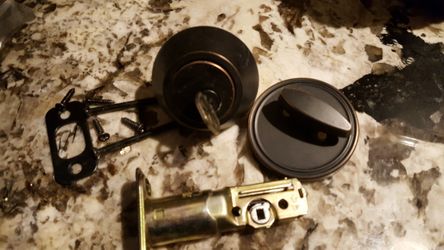 Deadbolt w key