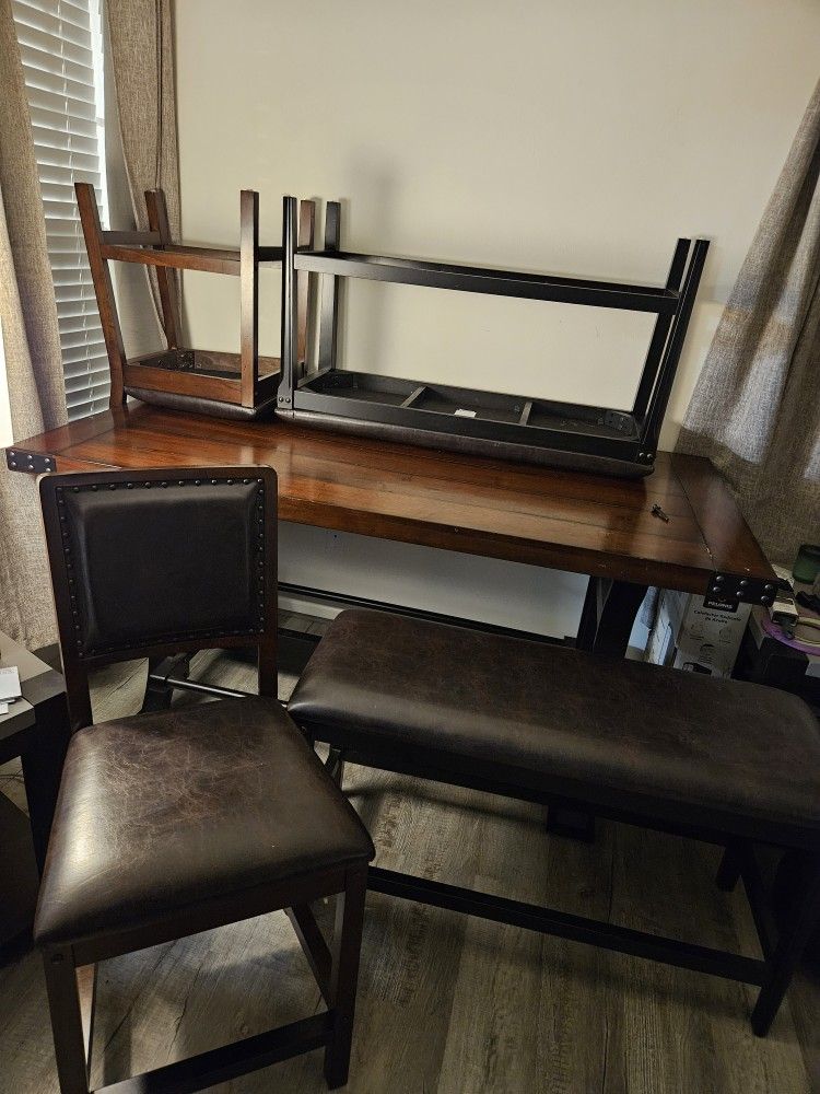 Dining Room Table/2 Benches And 2 Chairs Seats 6