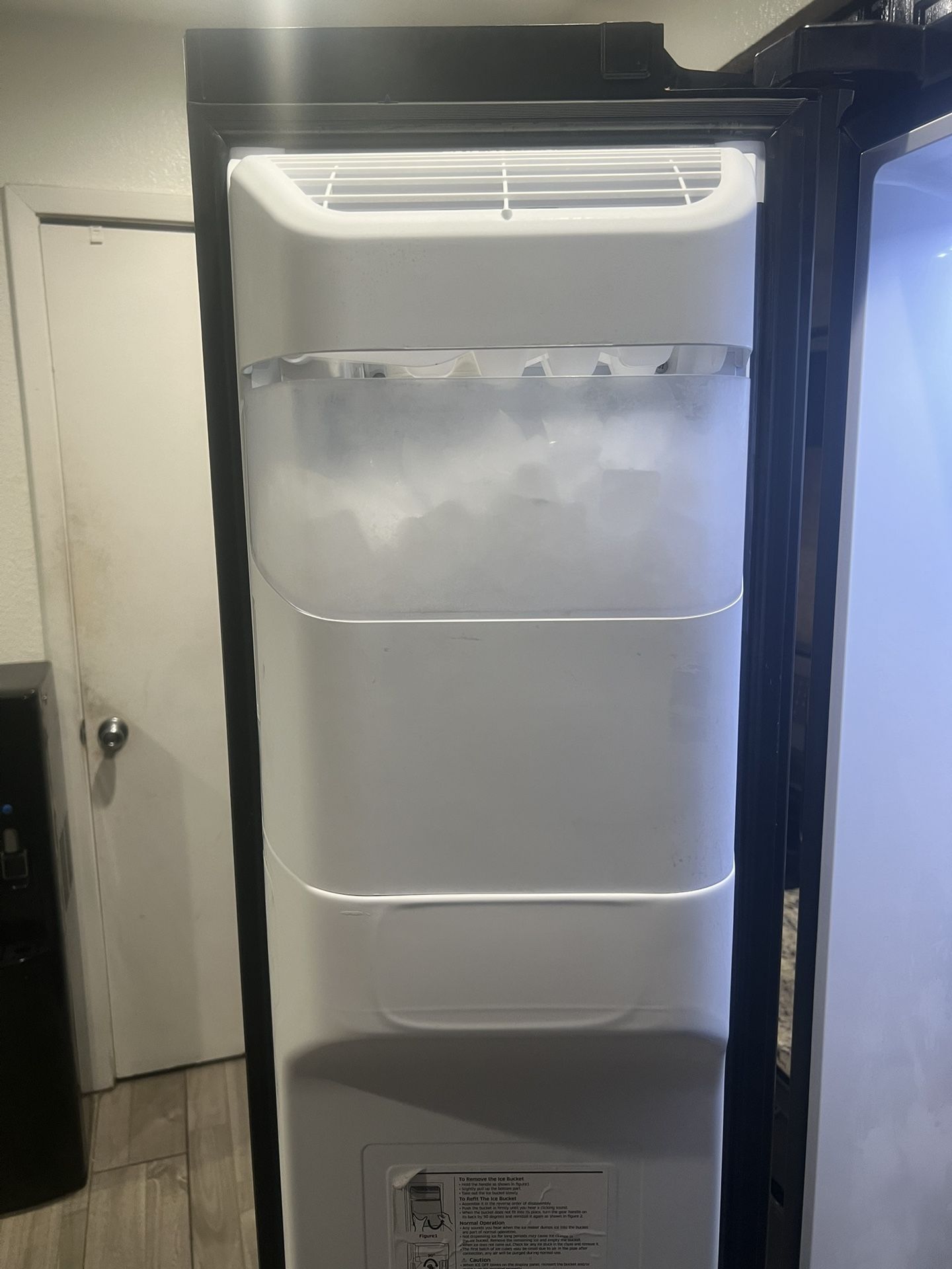 Samsung Refrigerator With The Screen