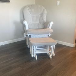 Brisbane Nursery Glider w/Ottoman