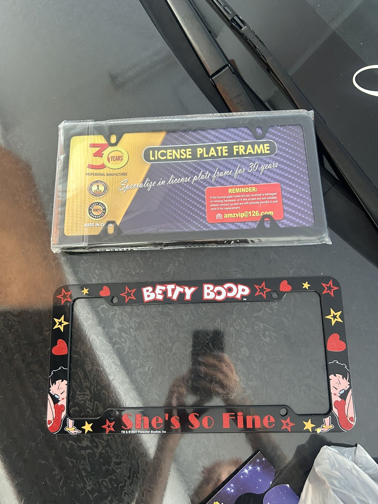 Betty Boop/ Carbon Fiber License Plate Frame