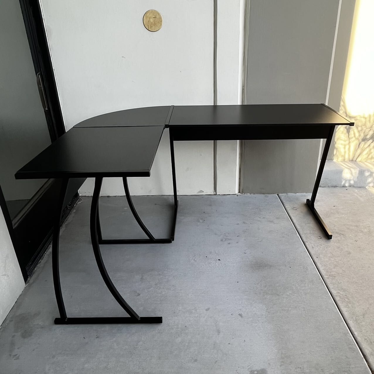 New In Box 58x44x30 Inch Tall L Shape Gaming Corner Desk Black Office Computer Table