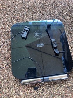 Hume - pod (scale) and band - like new