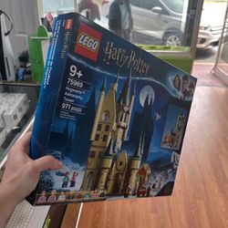 LEGO Harry Potter Hogwarts Astronomy Tower 75969 Cool Kids’ Magic Castle Gift, Building Toy with Minifigures (971 Pieces) New 