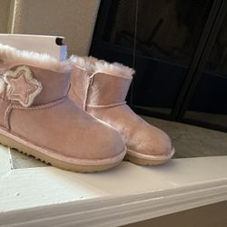 UGG boots  For Girls 