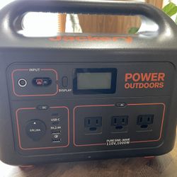 Jackery Explorer 880 Portable Power Station - Great Condition!