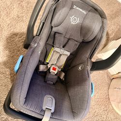 Uppababy car seat and base