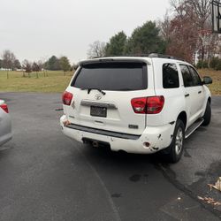 2008 Toyota Sequoia TV/DVD Package 