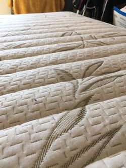 Full size long-lasting supportive hybrid custom mattress