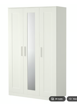 Wardrobe closet with 3 doors
