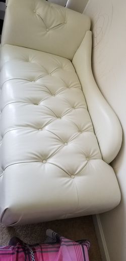 Beautiful Offwhite chaise