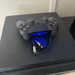 PlayStation 4 1TB (PS4)