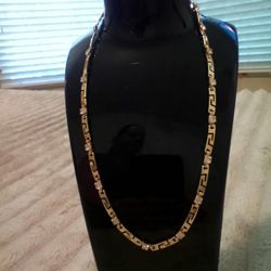 Woman's Necklaces 