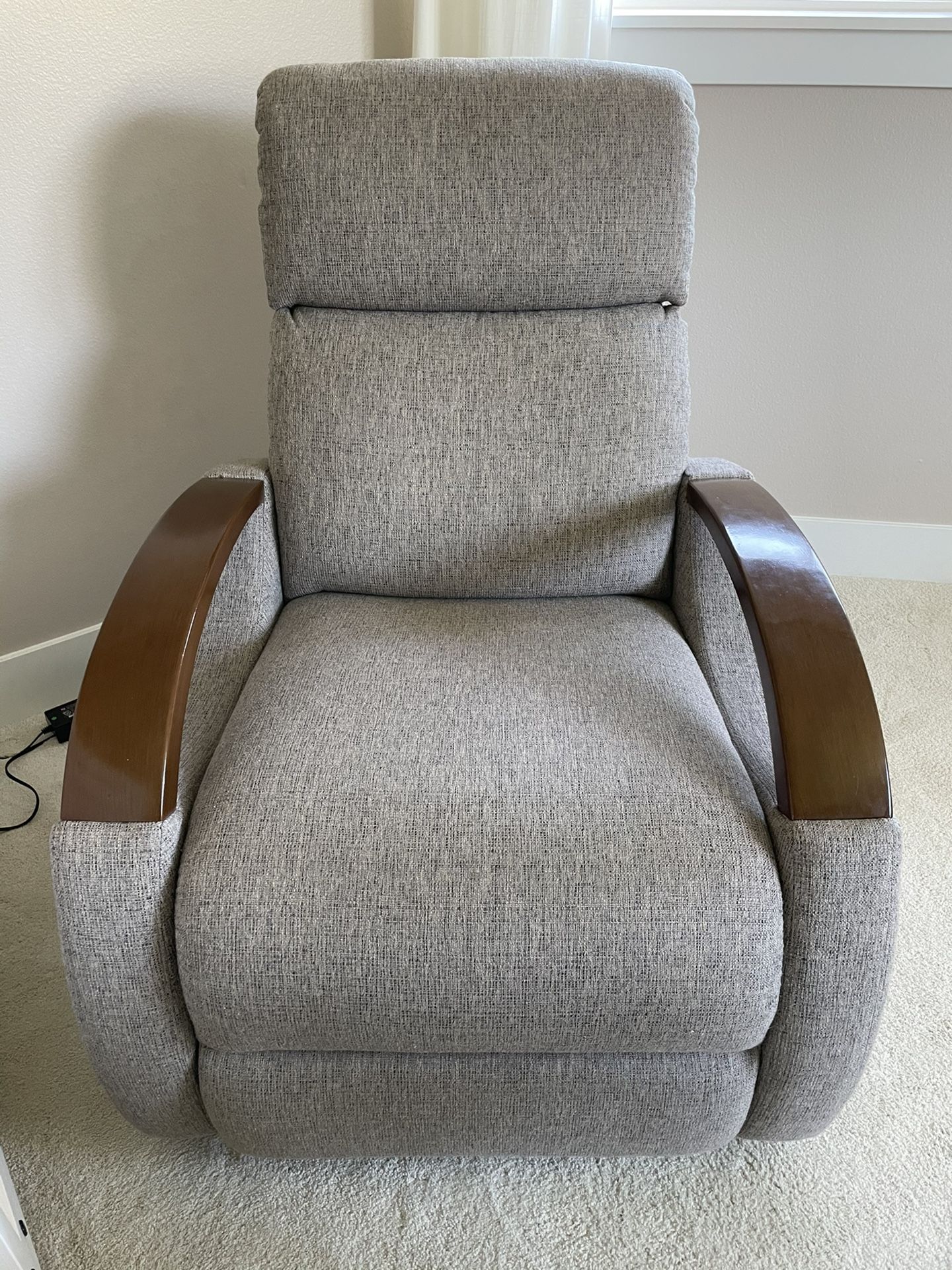 CHAIR RECLINER $330