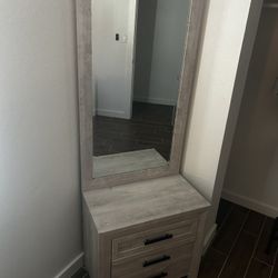 Dresser 