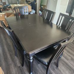Good Quality dark Wood Table And Chairs