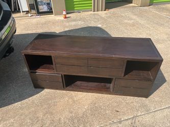 Entertainment center
